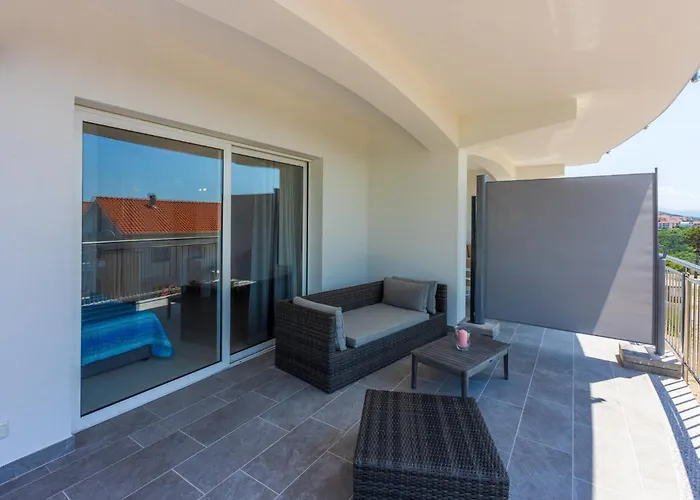 Apartments Sunshine E