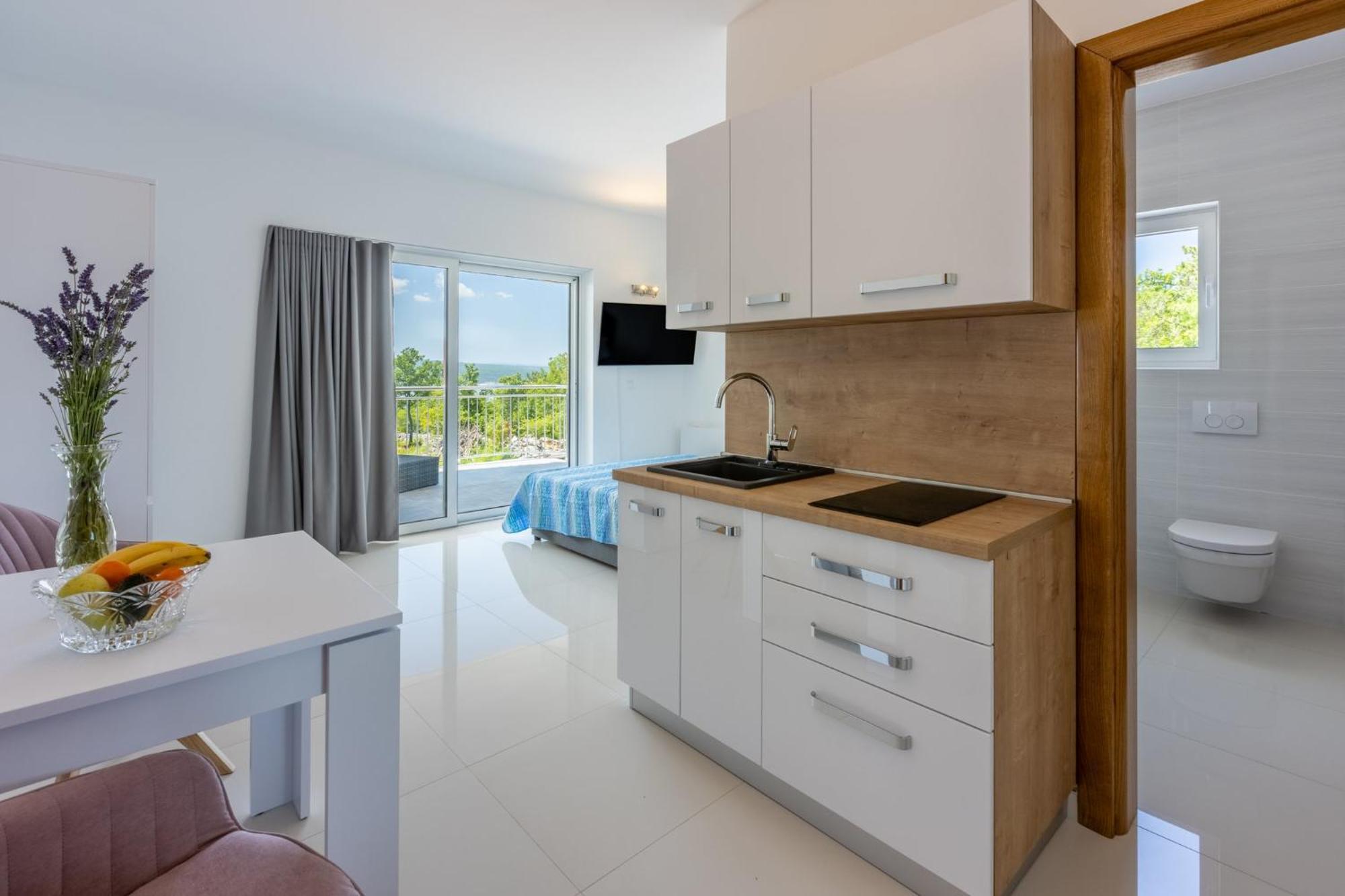 Sunshine E Apartment *