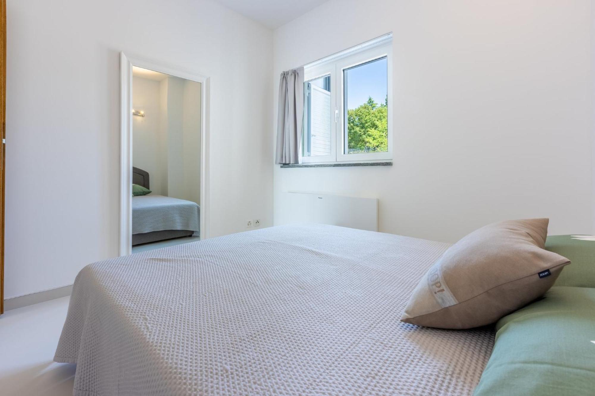 Sunshine E Apartment