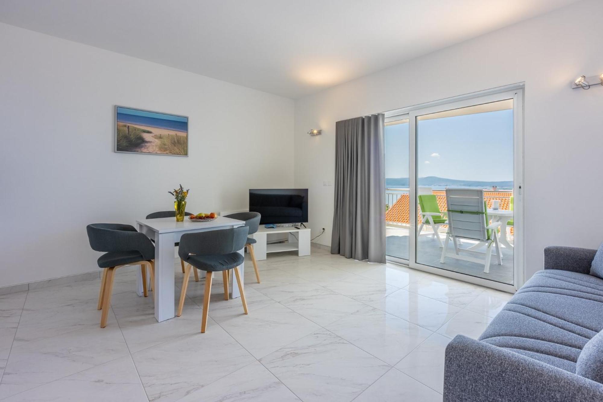 Sunshine E Apartment *